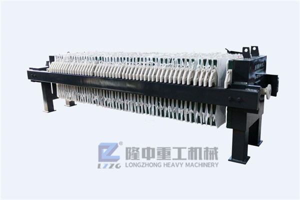 污泥板框壓濾機(jī)設(shè)備特點(diǎn)與系統(tǒng)組成