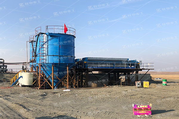 200平方的壓濾機(jī)有嗎？污泥脫水機(jī)多少錢一臺(tái)？